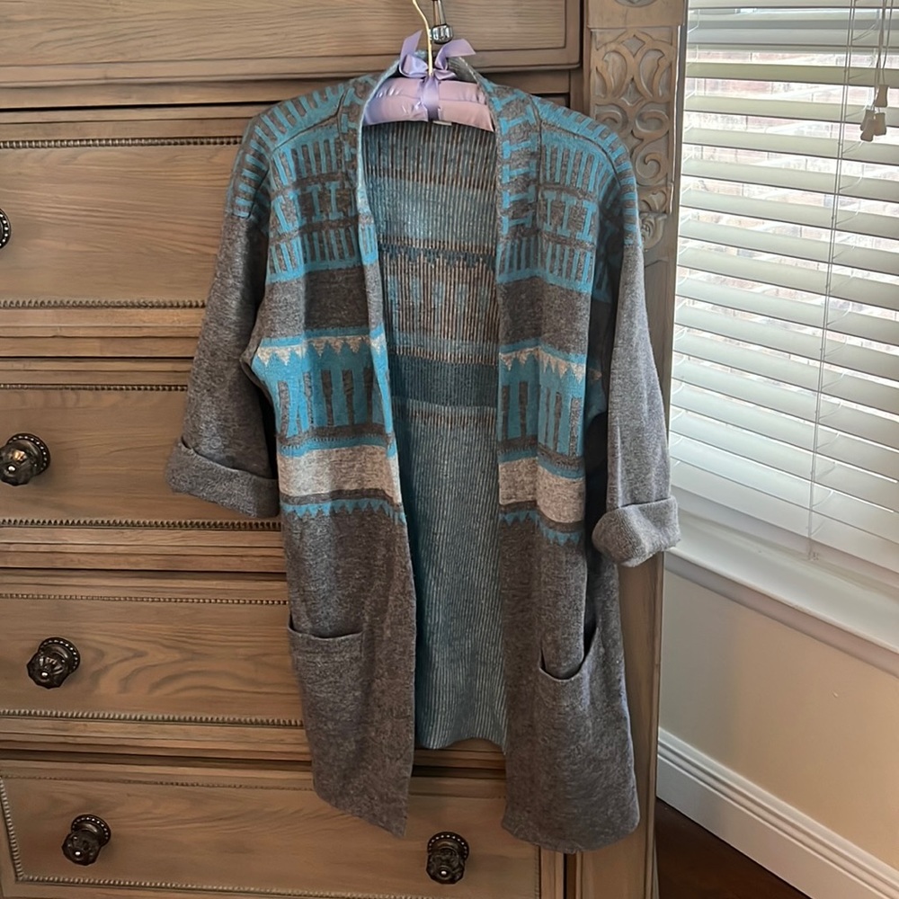 Sundance sweater/cardigan. Cozy and perfect for fall. Size small.